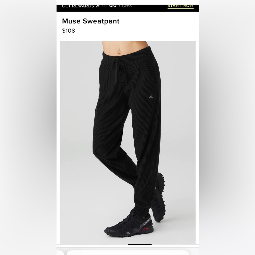 Alo yoga muse jogger sweats.